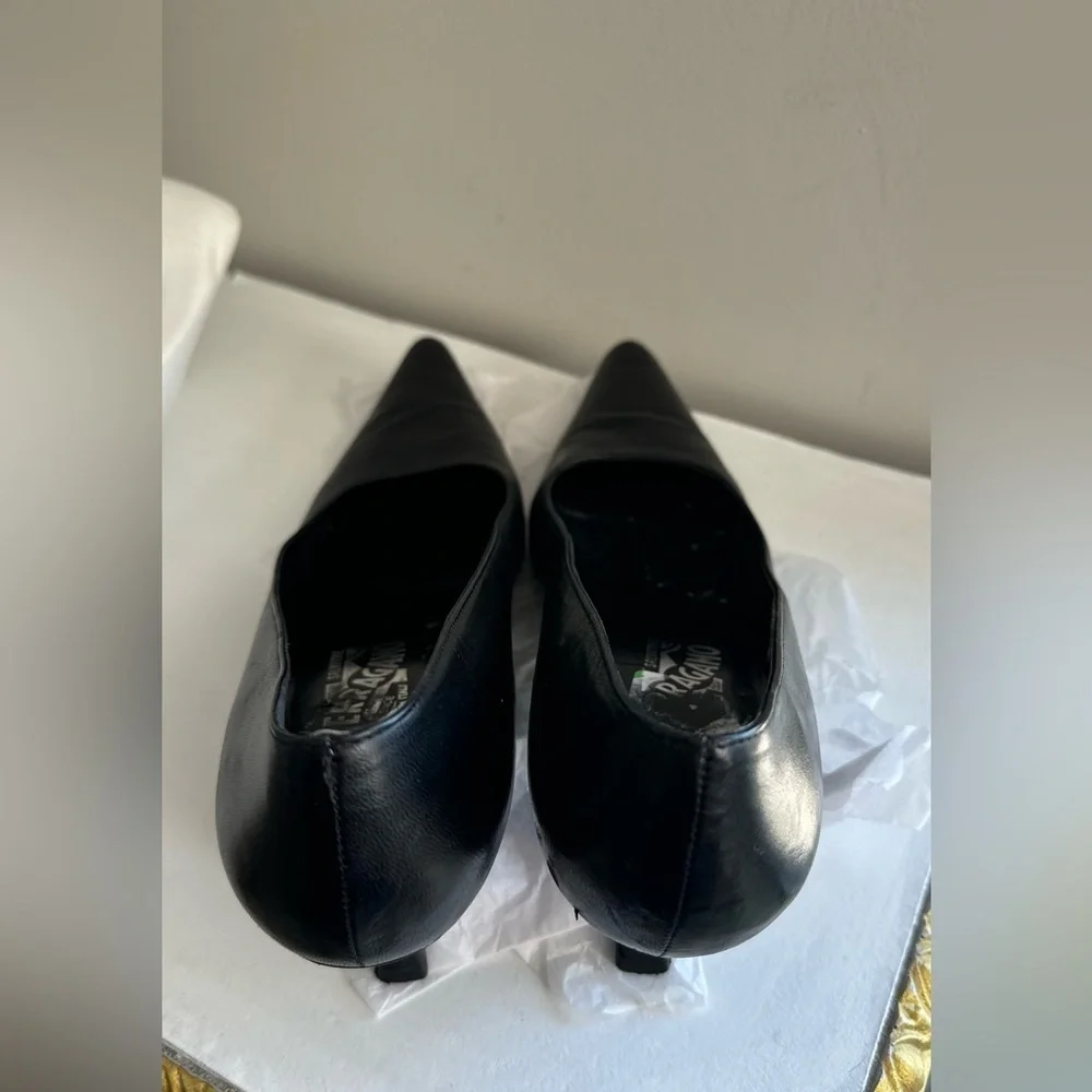 Ferragamo Black Leather Women's Shoes.